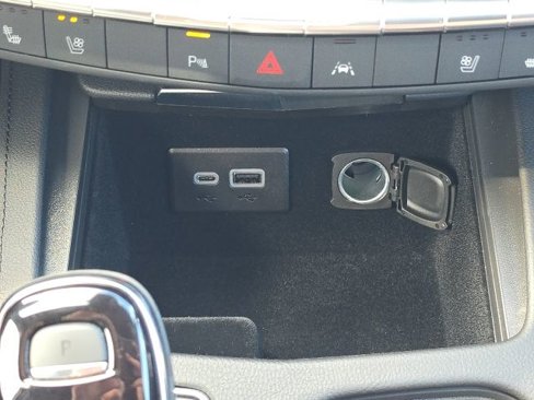 Used 2025 Cadillac XT4 Sport image 38
