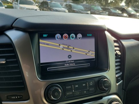 Used 2018 Chevrolet Suburban LT image 21
