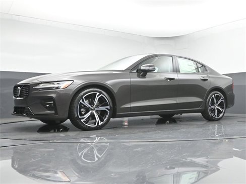 Used 2025 Volvo S60 B5 Plus w/ Protection Package Premier image 34