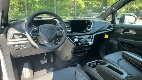 New 2026 Chrysler Voyager LX image 21
