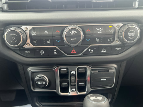 New 2025 Jeep Wrangler Sahara image 31