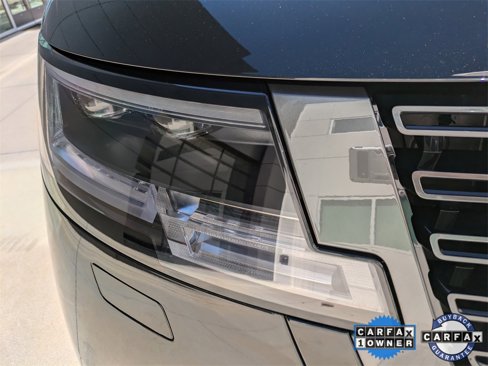 Certified 2025 Land Rover Range Rover SE image 9