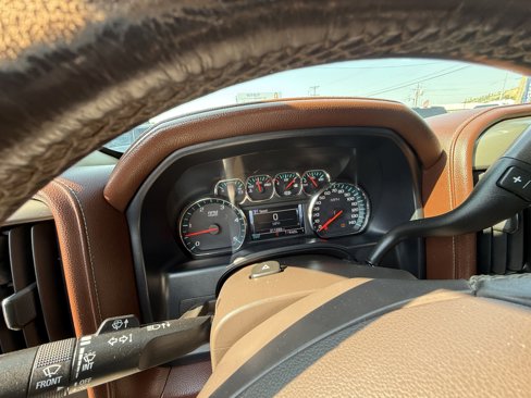 Used 2018 Chevrolet Silverado 2500 High Country w/ Duramax Plus Package image 12