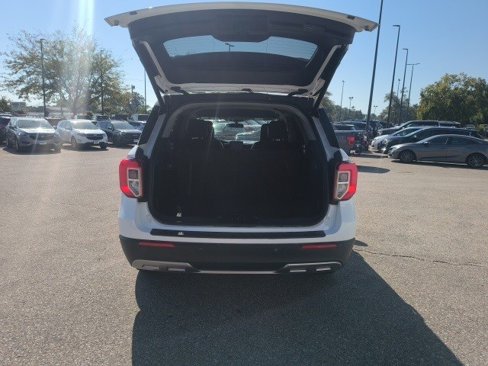 Used 2022 Ford Explorer XLT w/ Equipment Group 202A image 15