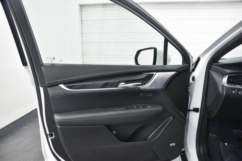 Used 2025 Cadillac XT5 Premium Luxury image 9