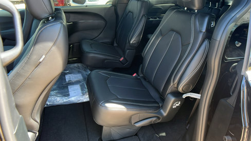 New 2026 Chrysler Voyager LX image 19