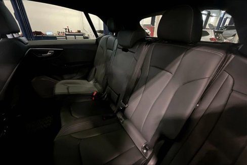 Certified 2025 Audi Q8 Premium image 26