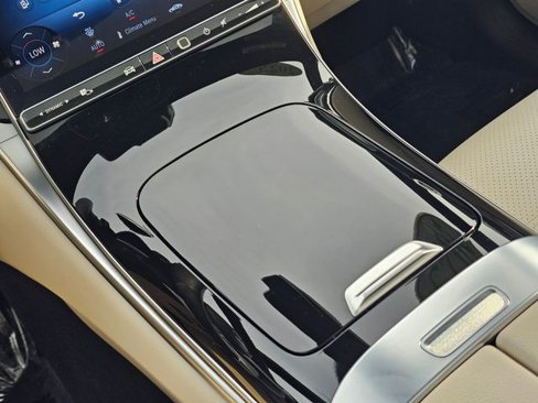 Certified 2025 Mercedes-Benz GLC 300 4MATIC image 35