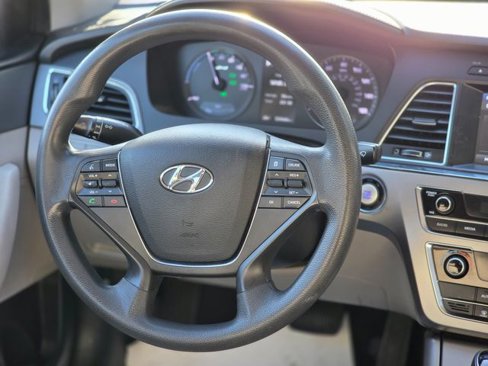 Used 2017 Hyundai Sonata SE image 21