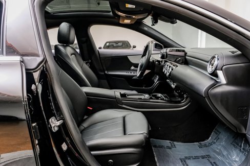 Used 2025 Mercedes-Benz CLA 250 image 33