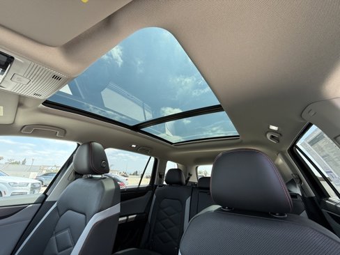 New 2025 Volkswagen Atlas Peak Edition SE image 17