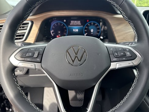 New 2025 Volkswagen Atlas SE image 16