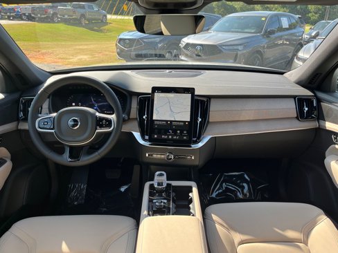 New 2026 Volvo XC90 B6 Plus w/ Protection Package Premier image 14