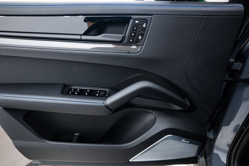 New 2025 Porsche Cayenne GTS image 17