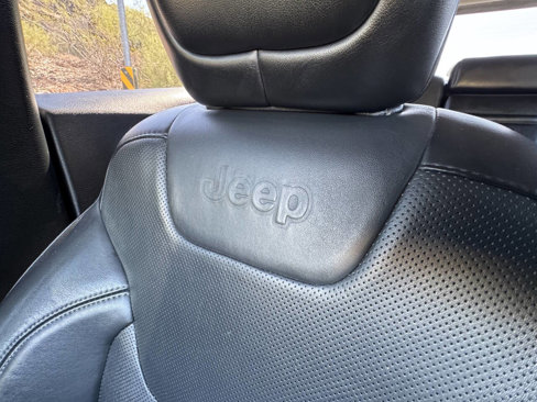 Used 2019 Jeep Cherokee Limited w/ Trailer Tow Group image 18