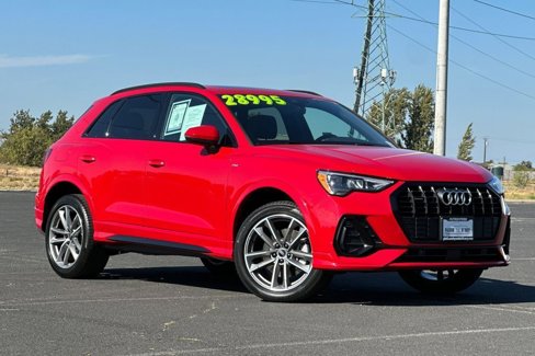 Used 2022 Audi Q3 2.0T Premium w/ Black Optic Sport Package image 2