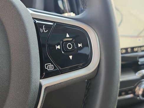 Certified 2025 Volvo XC60 B5 Plus w/ Climate Package image 20