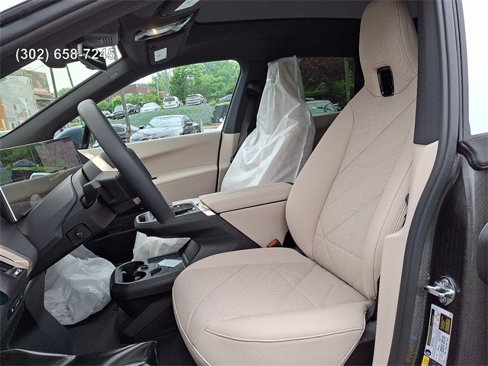 Used 2026 BMW iX xDrive60 image 12