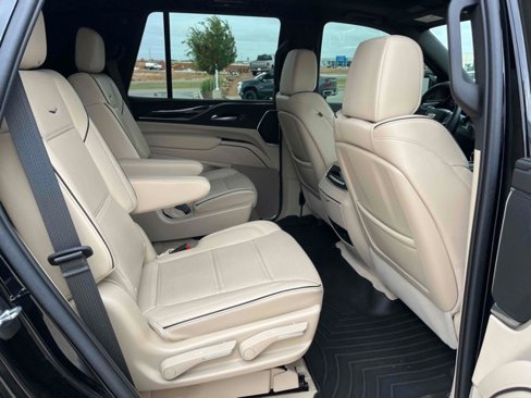 Used 2023 Cadillac Escalade Premium Luxury image 17