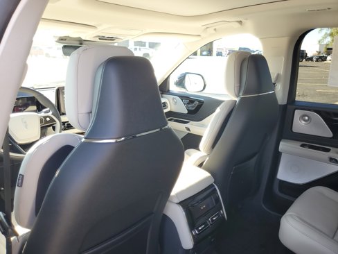 New 2025 Lincoln Aviator Reserve w/ Equipment Group 201A image 25