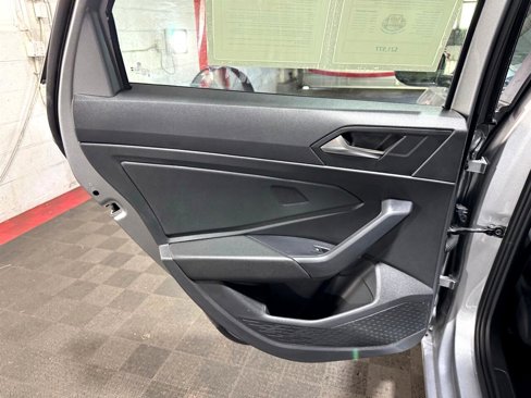 Used 2024 Volkswagen Jetta SE image 14