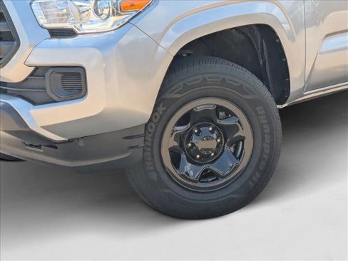 Used 2018 Toyota Tacoma SR image 21