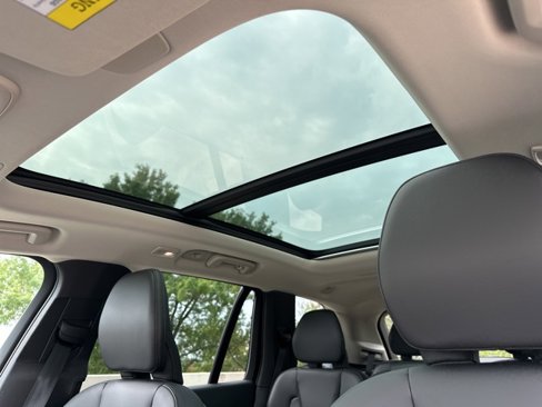 Certified 2025 Volvo XC90 B5 Core image 19