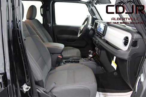 Used 2024 Jeep Wrangler Sahara w/ Technology Group image 17