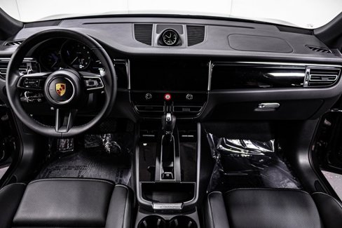 Used 2024 Porsche Macan image 13