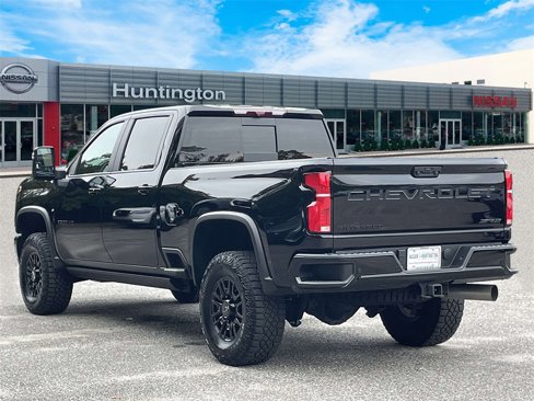 Used 2024 Chevrolet Silverado 2500 ZR2 w/ Technology Package image 8