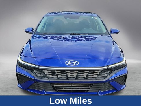 Used 2024 Hyundai Elantra SEL image 2