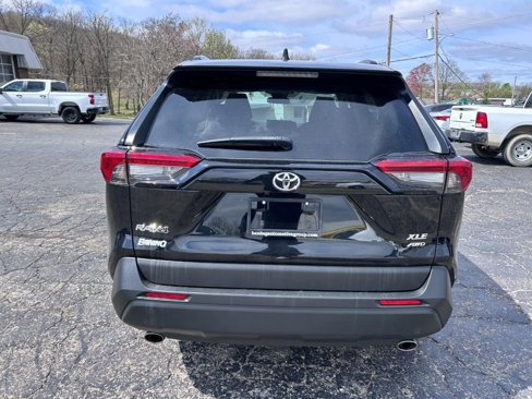 Used 2022 Toyota RAV4 XLE image 4