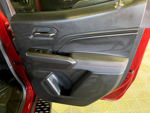 Used 2024 Chevrolet Colorado Z71 w/ Z71 Convenience Package 2 image 14