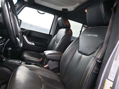 Used 2016 Jeep Wrangler Unlimited Rubicon w/ Connectivity Group image 9