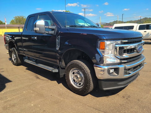 Used 2022 Ford F250 XLT w/ XLT Premium Package image 3