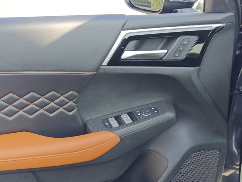 New 2025 Mitsubishi Outlander 4WD Plug-In Hybrid image 9