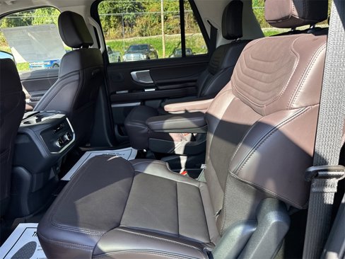 New 2025 Ford Expedition Max Platinum image 13