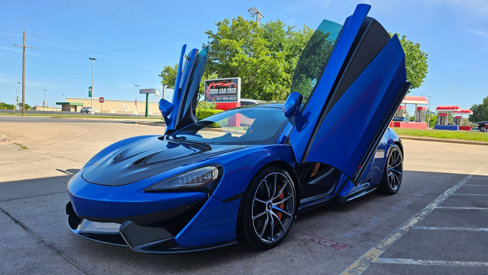 Used 2019 McLaren 570S Spider image 12