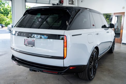 Used 2025 Land Rover Range Rover Long Wheelbase Autobiography image 25