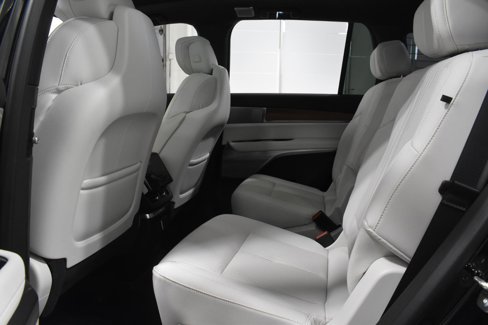 New 2026 Cadillac Vistiq Luxury w/ LPO, Floor Liner Package image 4