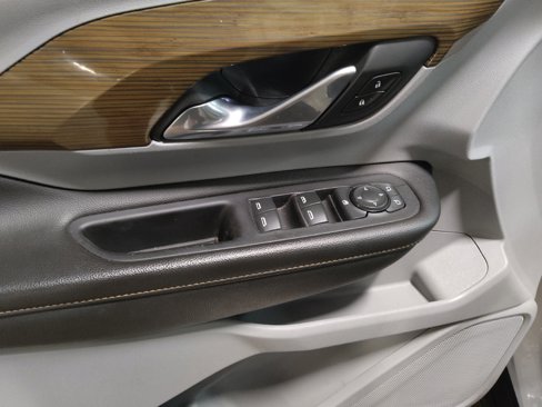 Used 2020 GMC Terrain SLE image 27