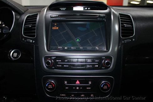 Used 2015 Kia Sorento SX image 17