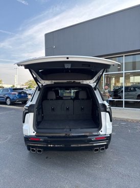 Used 2024 Chevrolet Traverse RS image 18