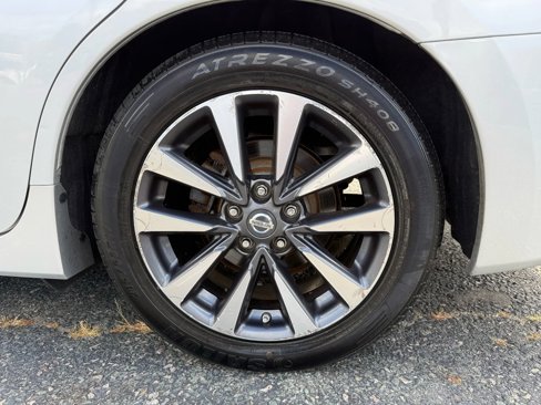 Used 2016 Nissan Altima 2.5 SV image 11
