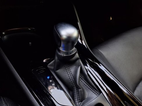 Used 2020 Toyota C-HR Limited image 8