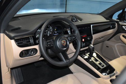 New 2026 Porsche Macan image 4