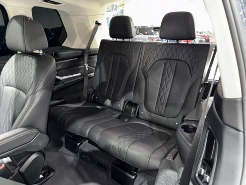 Used 2020 BMW X7 xDrive40i w/ Premium Package image 14