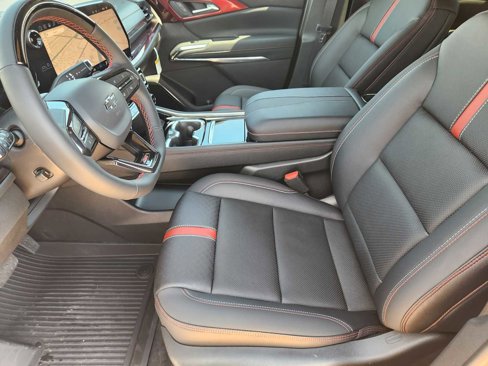 New 2026 Chevrolet Traverse RS w/ LPO, Floor Liner Package image 10