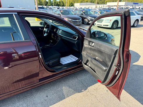 Used 2020 Kia Optima LX image 9
