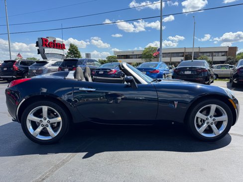 Used 2008 Pontiac Solstice Convertible w/ Preferred Package image 9